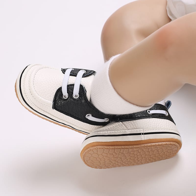 White & Black Shoes SH7085B