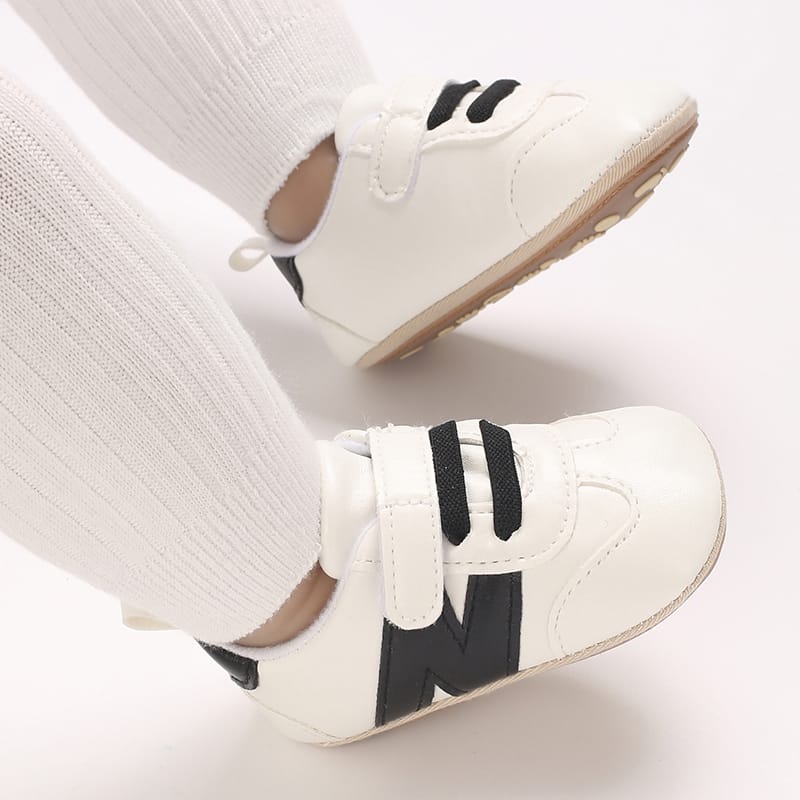 White & Black Baby Shoes SH7120B